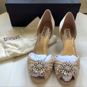 *NWT* Sz 6 Badgley Mischka Caitlin Nude Satin heel